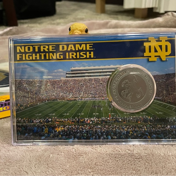 Minted Medallion Limited Edition Coin Card 39mm w/ 3 Decals - Picture 5 of 9